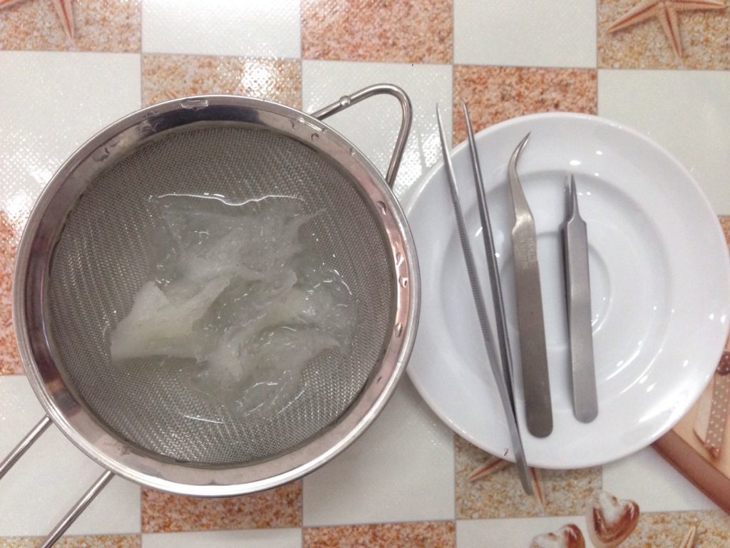 Ngam to yen trong nuoc sach de tach long